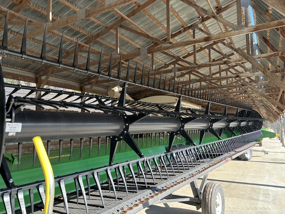 2023 John Deere RD35F Header Combine