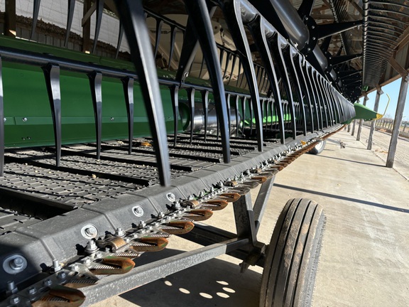 2023 John Deere RD35F Header Combine