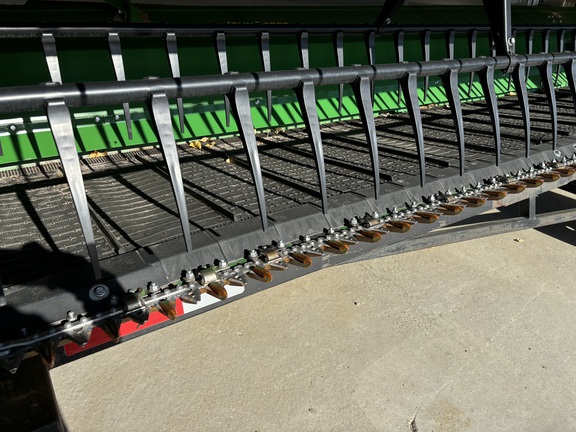 2023 John Deere RD35F Header Combine