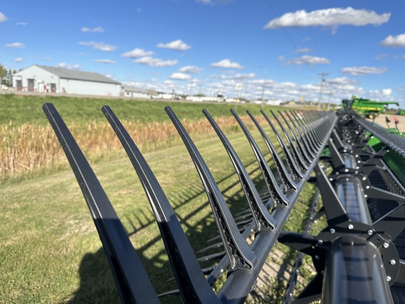 2023 John Deere RD35F Header Combine