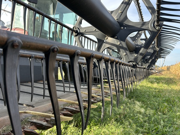 2001 MacDon 9250 Windrower