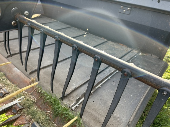 2001 MacDon 9250 Windrower