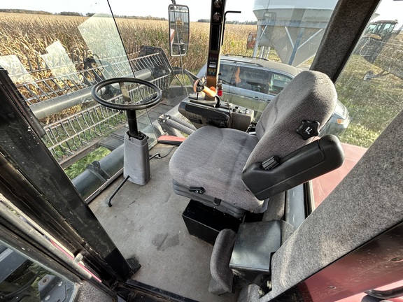 2001 MacDon 9250 Windrower