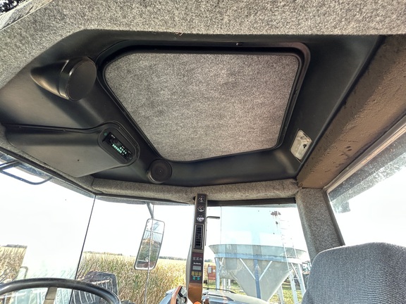 2001 MacDon 9250 Windrower