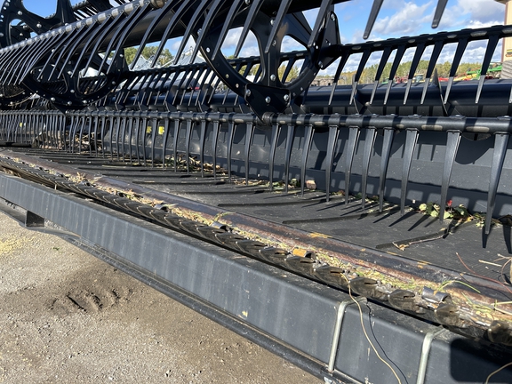 2019 MacDon FD140 Header Combine