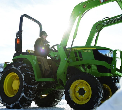 2022 John Deere 3032E Tractor Compact