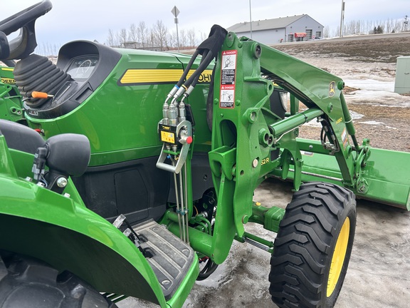 2015 John Deere 4052R Tractor Compact