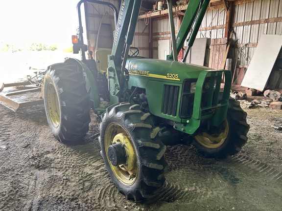 2004 John Deere 5205 Tractor