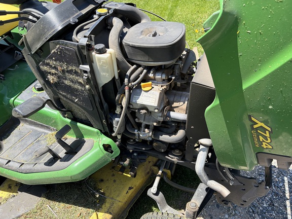 2012 John Deere X724 Garden Tractor