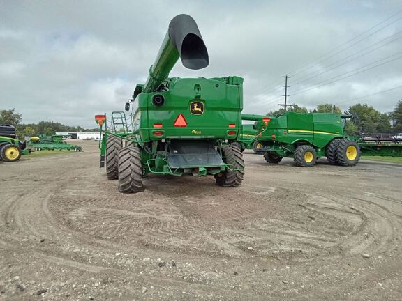 2022 John Deere S780 Combine