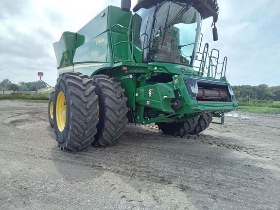 2022 John Deere S780 Combine