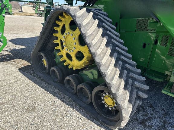 2023 John Deere X9 1100 Combine