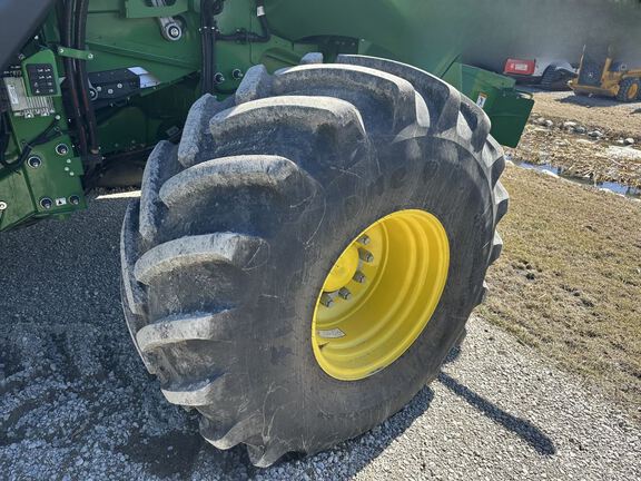 2023 John Deere X9 1100 Combine