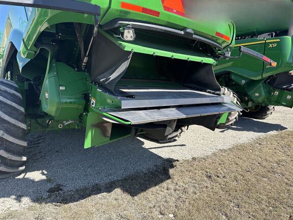 2023 John Deere X9 1100 Combine