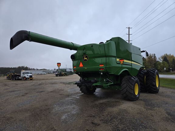 2023 John Deere S780 Combine