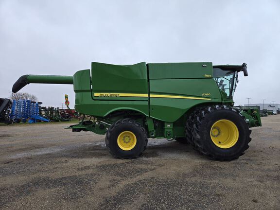 2023 John Deere S780 Combine