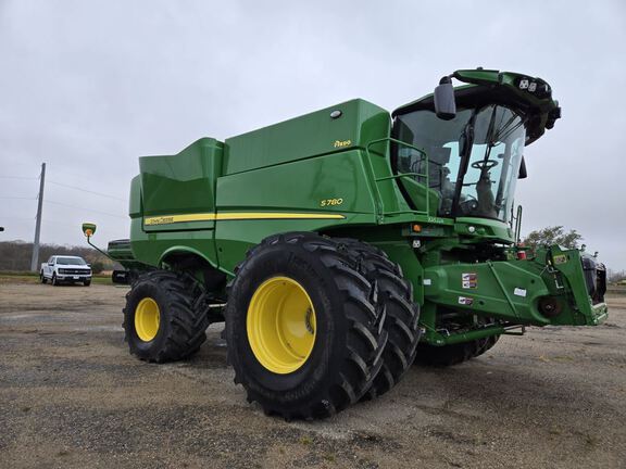 2023 John Deere S780 Combine