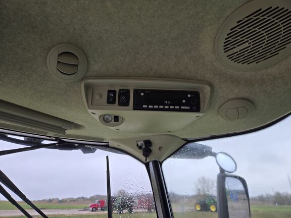 2023 John Deere S780 Combine