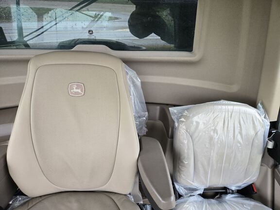 2023 John Deere S780 Combine