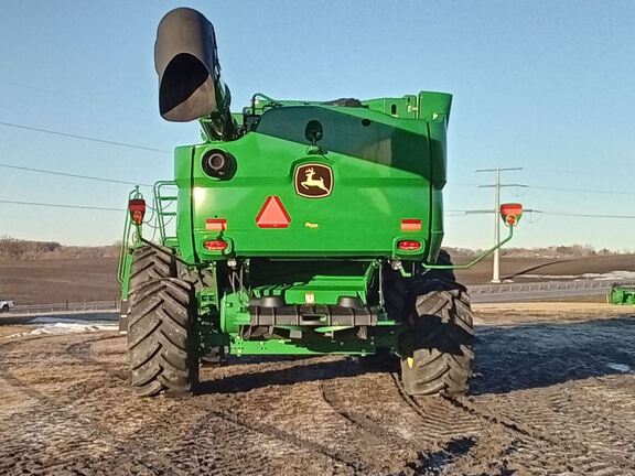 2023 John Deere S780 Combine