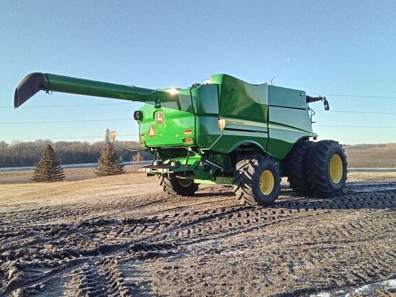 2023 John Deere S780 Combine