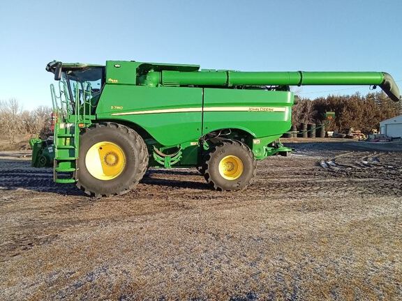 2023 John Deere S780 Combine
