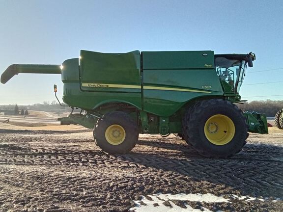 2023 John Deere S780 Combine