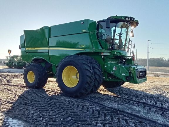 2023 John Deere S780 Combine