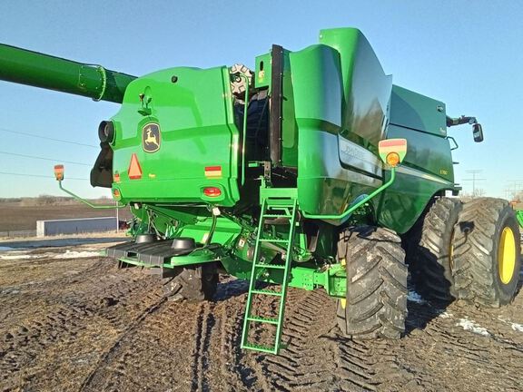 2023 John Deere S780 Combine