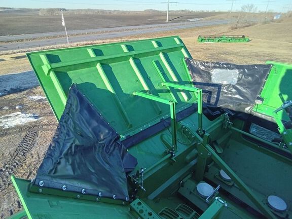 2023 John Deere S780 Combine