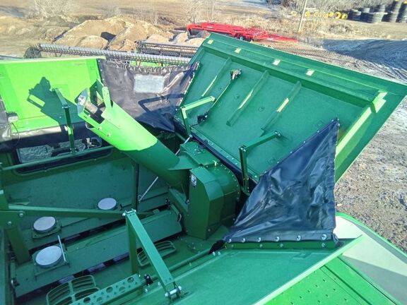 2023 John Deere S780 Combine