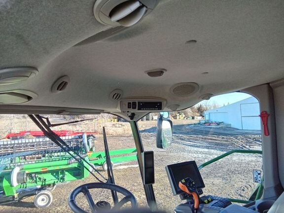 2023 John Deere S780 Combine