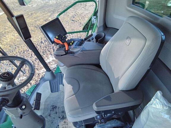 2023 John Deere S780 Combine