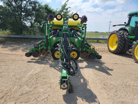 2013 John Deere DB44 Planter