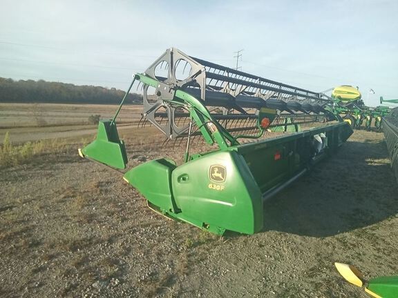 2009 John Deere 630F Header Combine