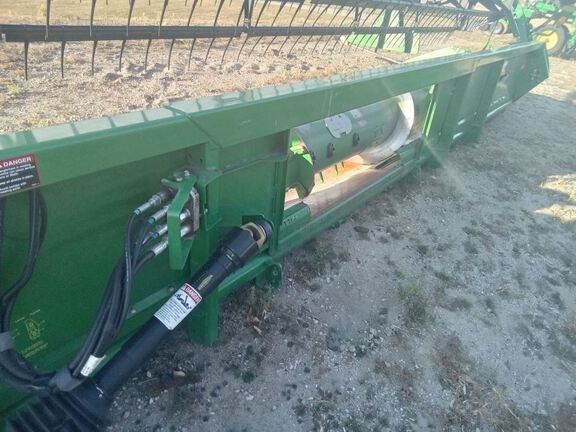 2009 John Deere 630F Header Combine