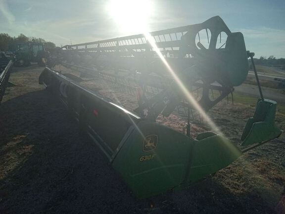 2009 John Deere 630F Header Combine