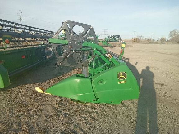 2009 John Deere 635F Header Combine