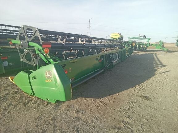 2009 John Deere 635F Header Combine