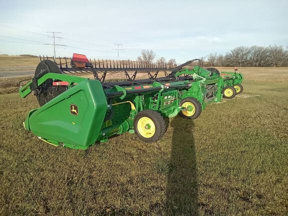 2023 John Deere HD40F Header Combine