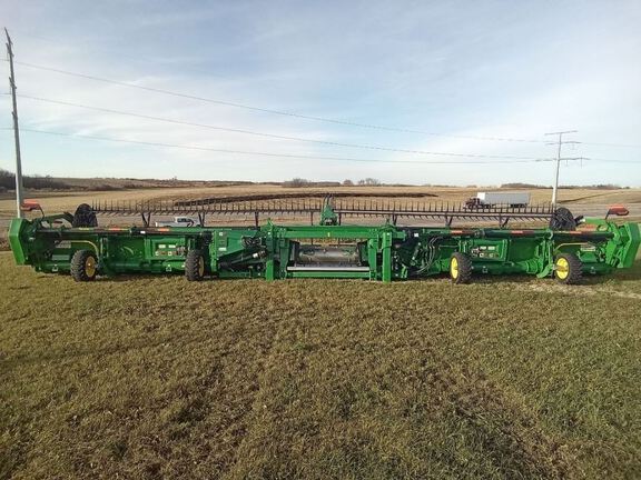 2023 John Deere HD40F Header Combine