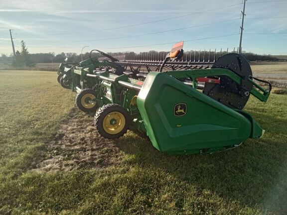 2023 John Deere HD40F Header Combine