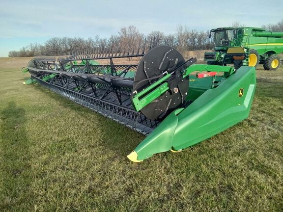 2023 John Deere HD40F Header Combine