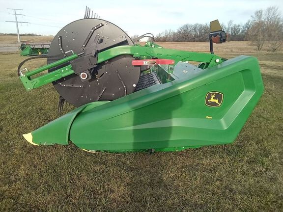 2023 John Deere HD40F Header Combine