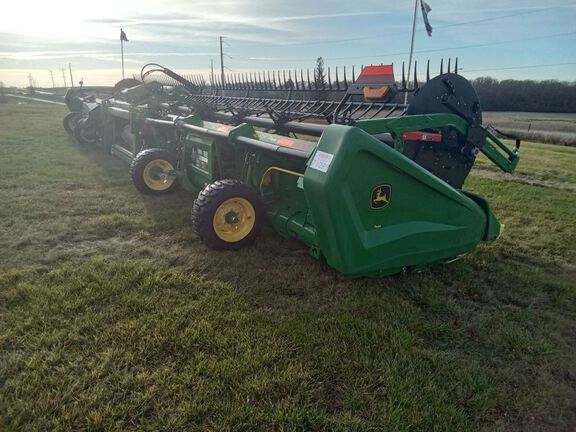 2023 John Deere HD40F Header Combine