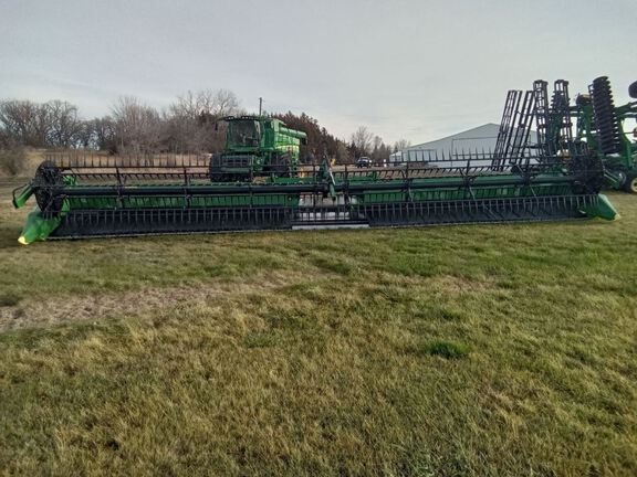 2023 John Deere HD40F Header Combine