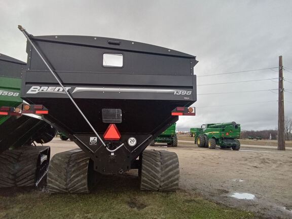 2023 Brent 1398 Grain Cart