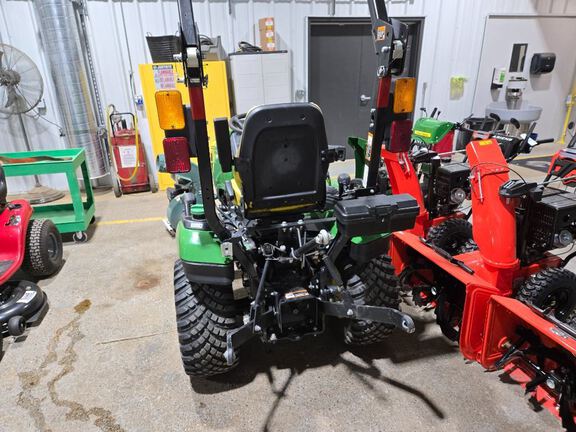 2021 John Deere 1025R Tractor Compact