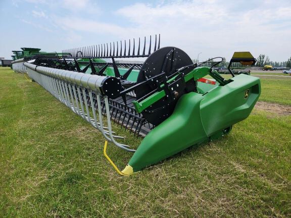 2024 John Deere RD40F Header Combine