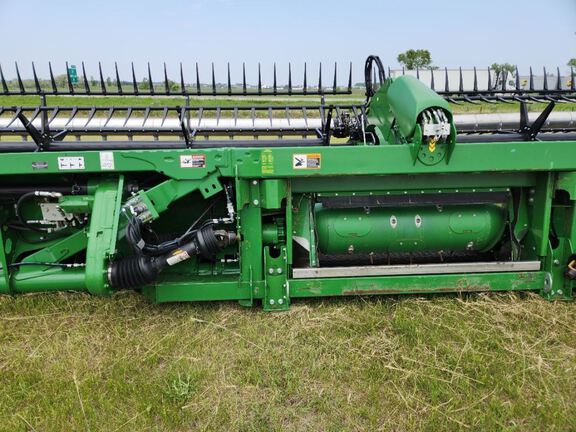 2024 John Deere RD40F Header Combine